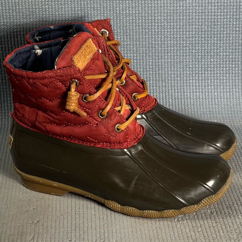 Sperry Women's Saltwater Quilted Nylon Duck Boots Wine/Brown Size 7‎
